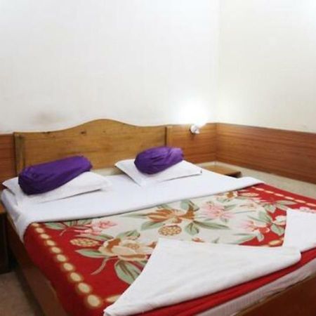 Hotel Brindavan Γουβαχάτι Εξωτερικό φωτογραφία
