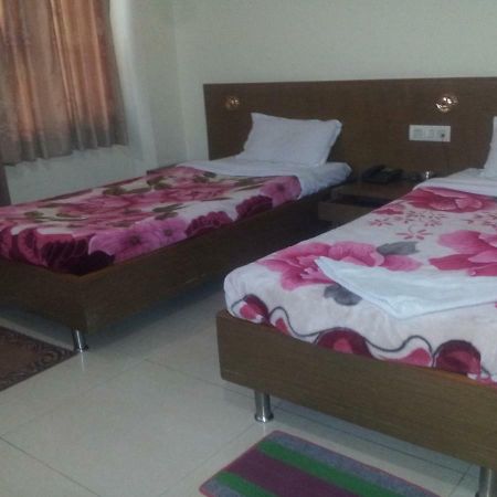 Hotel Brindavan Γουβαχάτι Εξωτερικό φωτογραφία