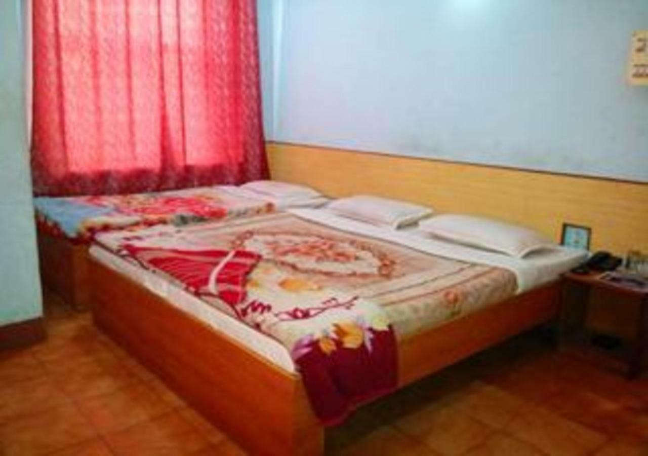 Hotel Brindavan Γουβαχάτι Εξωτερικό φωτογραφία