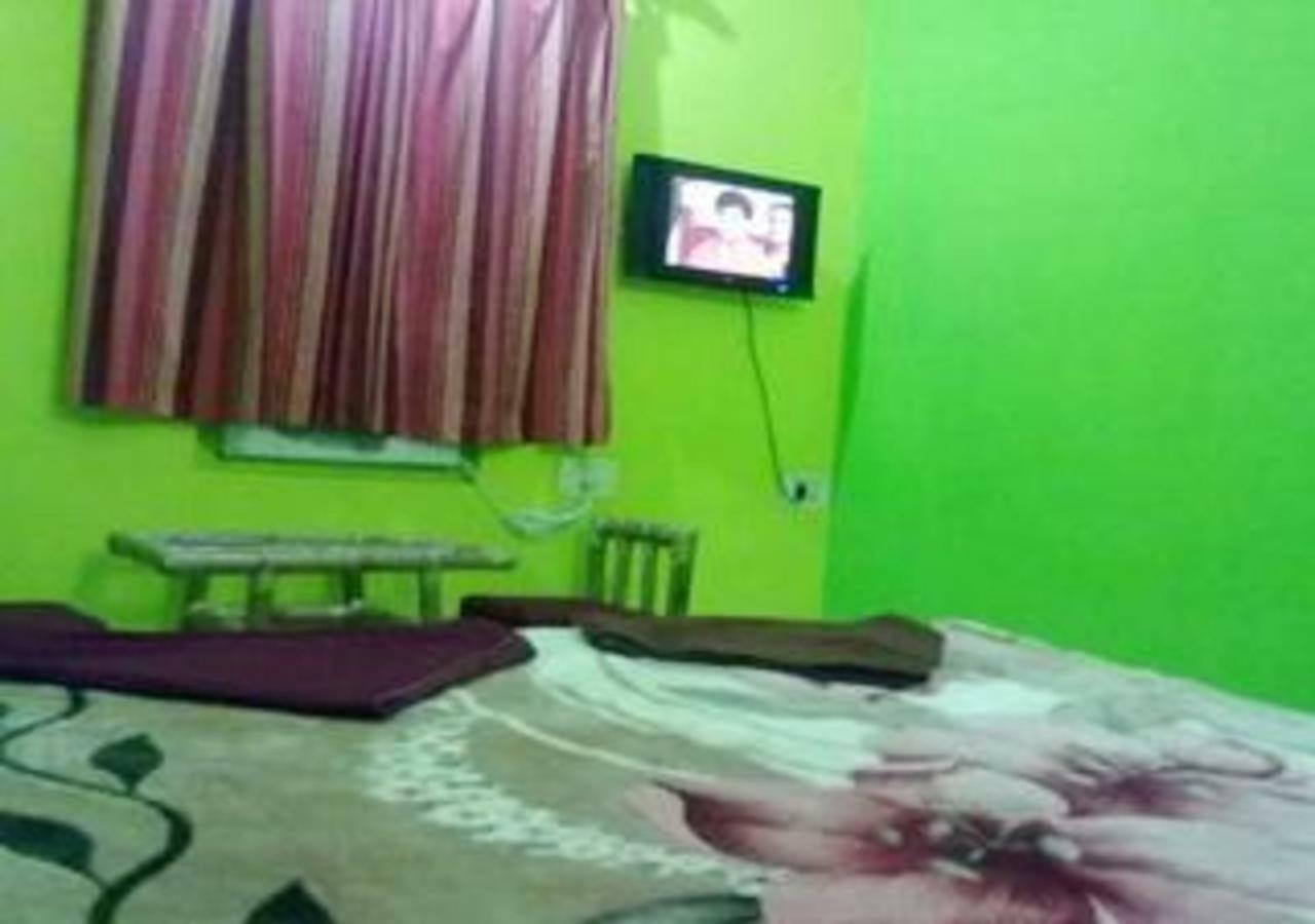 Hotel Brindavan Γουβαχάτι Εξωτερικό φωτογραφία