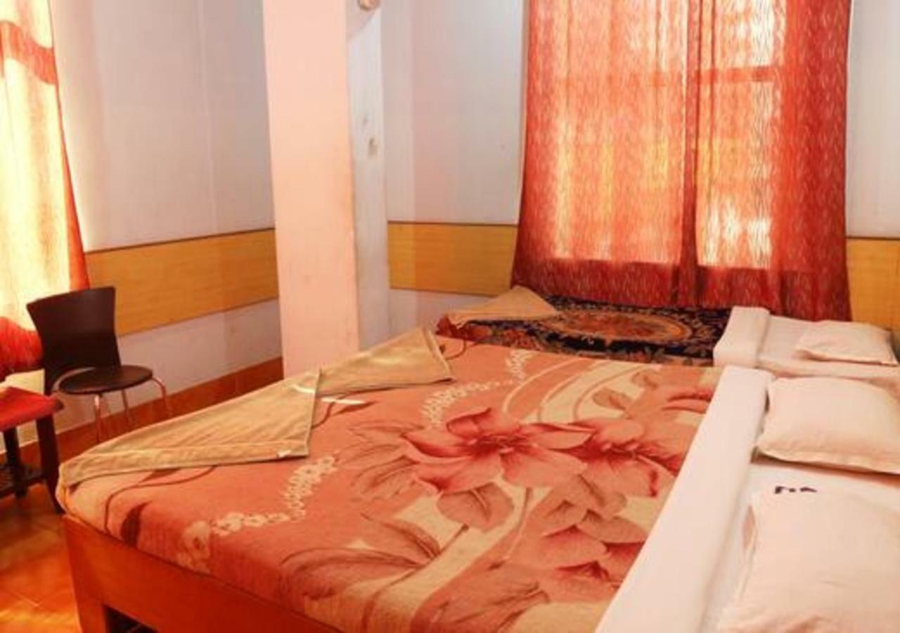 Hotel Brindavan Γουβαχάτι Εξωτερικό φωτογραφία