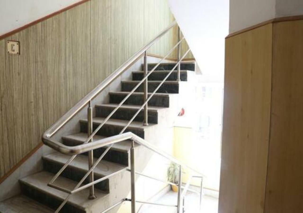 Hotel Brindavan Γουβαχάτι Εξωτερικό φωτογραφία